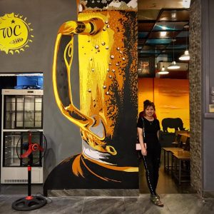 vẽ tranh tường cốc bia siêu to